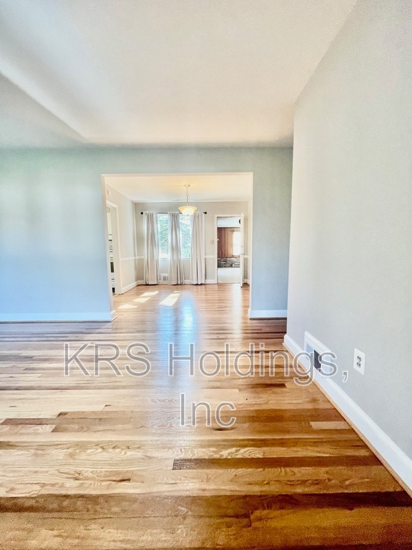 Building Photo - 2911 Linden Ln