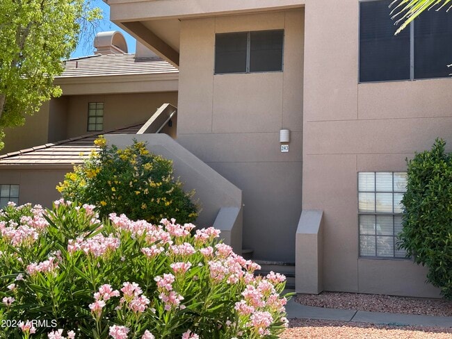Foto del edificio - 5950 N 78th St