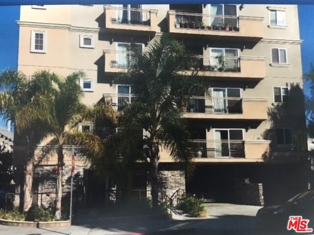 Primary Photo - 3855 Ingraham St