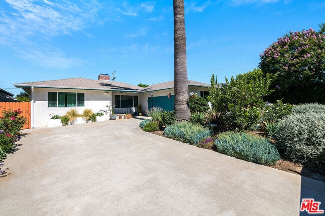 Building Photo - 5651 Mammoth Ave