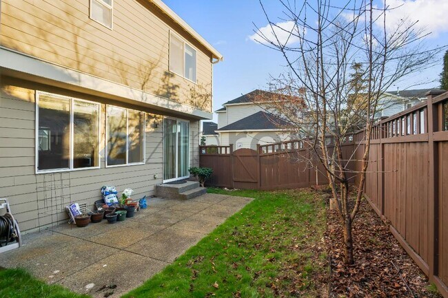 Foto del edificio - 18232-18236 36 Ave SE