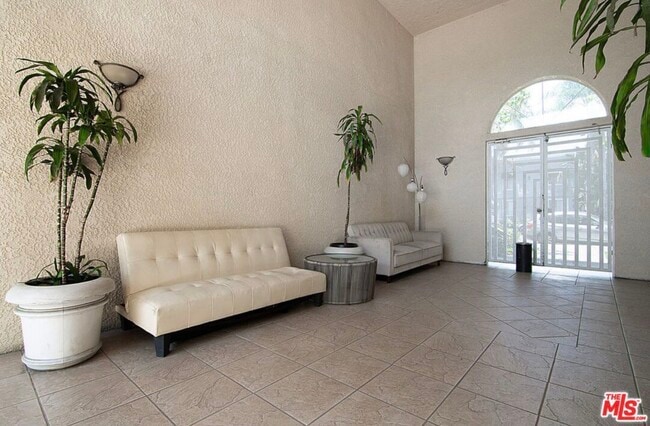 Foto del edificio - 4358 Mammoth Ave