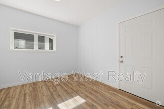 Building Photo - 1566-1566 Pritchard Dr