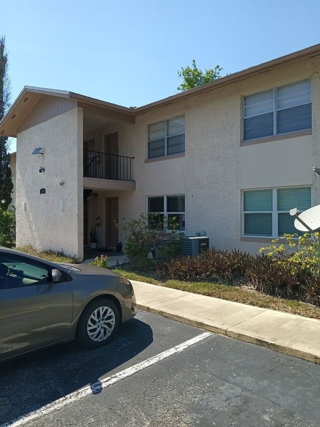 Photo - 2 Bedroom, 1 Bath for Rent at 1924 Honour Road #4 Orlando FL 32839