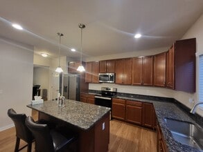 Building Photo - 327 Hidden River E