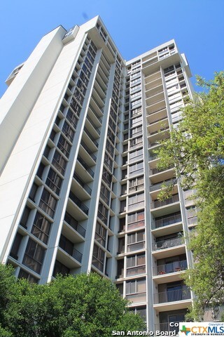 Foto principal - 7701 Wurzbach Rd