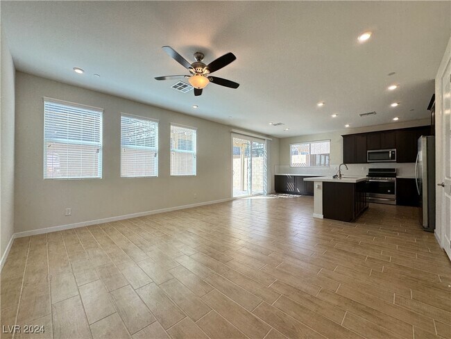 Foto del edificio - 10631 Carnes Ave