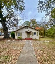 Building Photo - 401 Lexington St