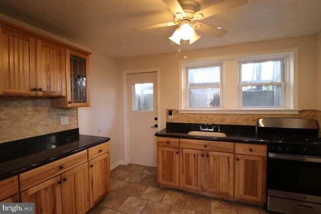 Foto del edificio - 1422 S Orianna St