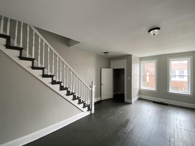 Building Photo - 116 Neater St