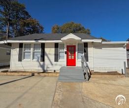 Building Photo - 508 Mill St