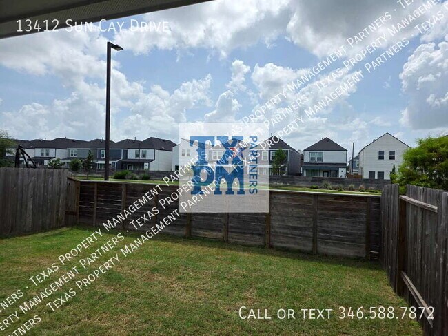 Building Photo - 13412 Sun Cay Drive