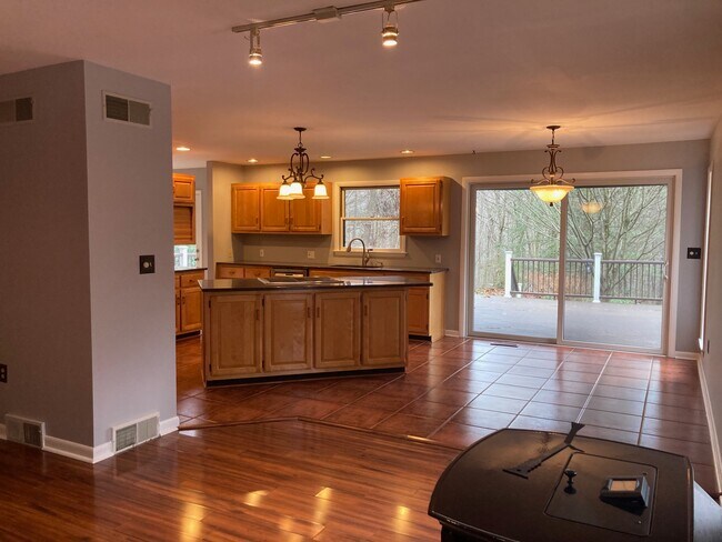 Foto del edificio - 1660 Chase Ln