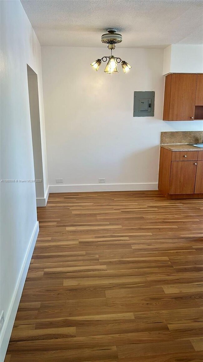 Foto del edificio - 70 NW 77th St