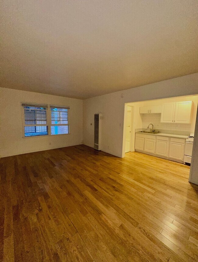 Foto del edificio - Charming Studio Near LACMA, The Grove & Me...