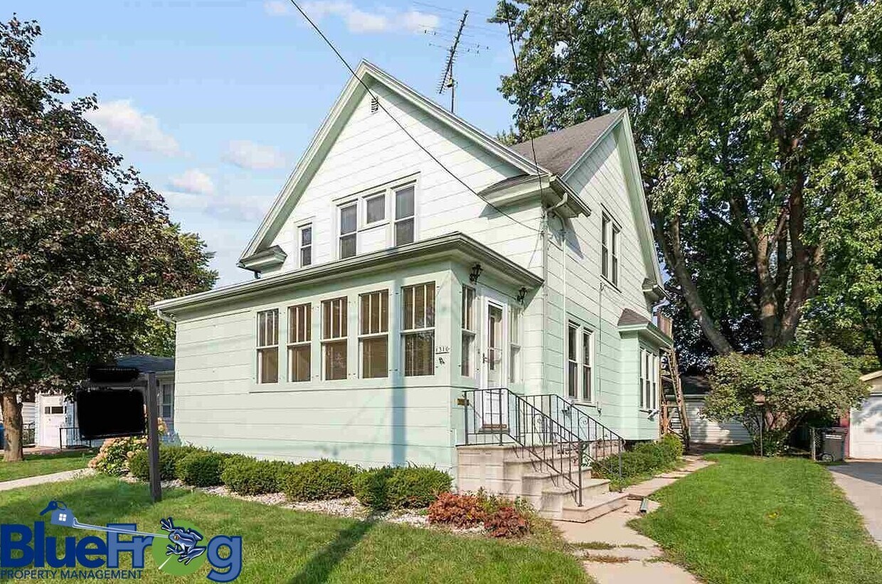 Primary Photo - 1310 Powers St