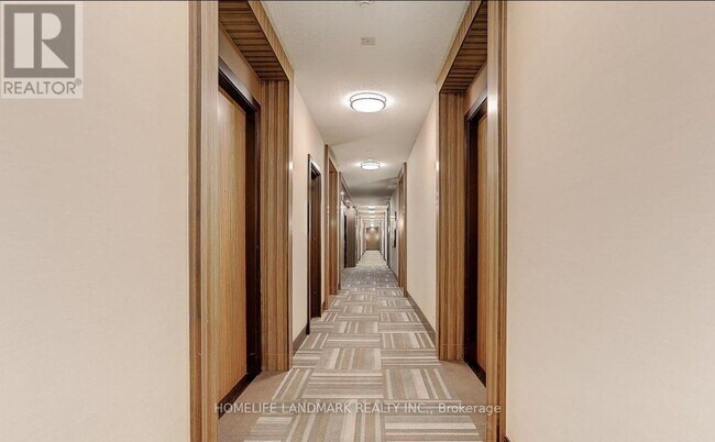 Photo du bâtiment - H-60 S Town Centre Blvd