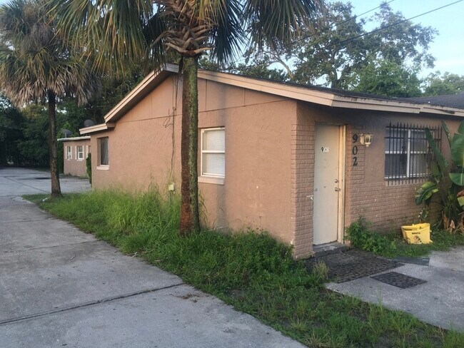 Foto del edificio - 902 W Jackson St