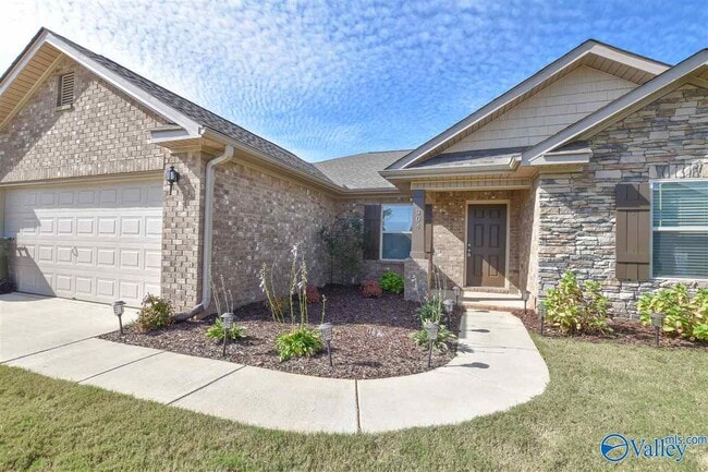 Building Photo - 304 Fenrose Dr