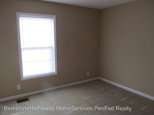 Building Photo - 518 Martin St