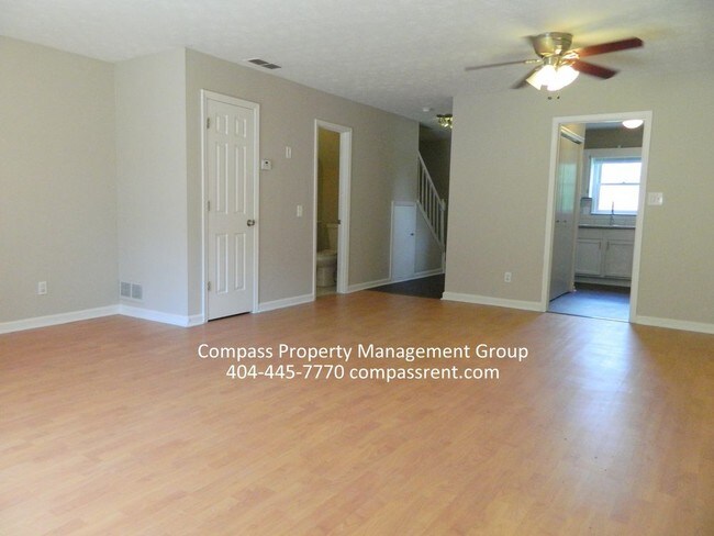 Building Photo - Alpharetta Townhome with Two Master Suites