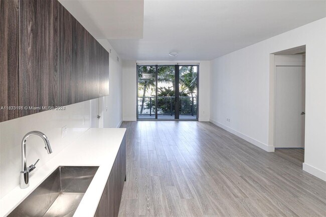 Foto del edificio - 2960 NE 207th St