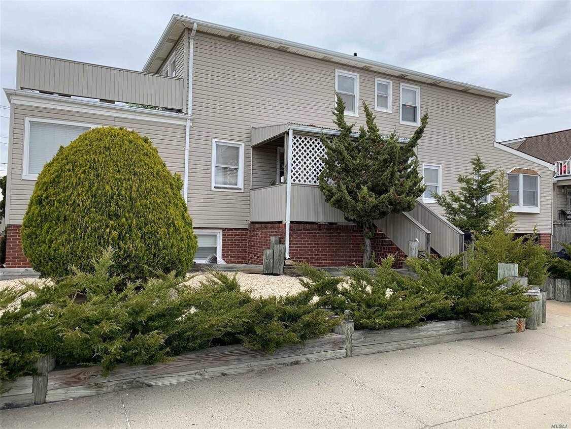 477 W Park Ave, Long Beach, NY 11561 Apartment for Rent in Long Beach, NY