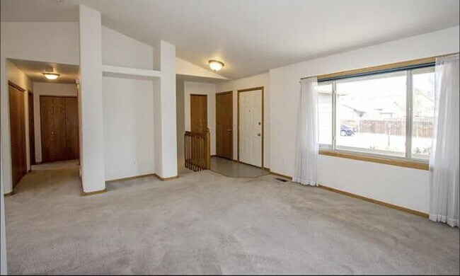 Building Photo - 1715 Oxford Dr.