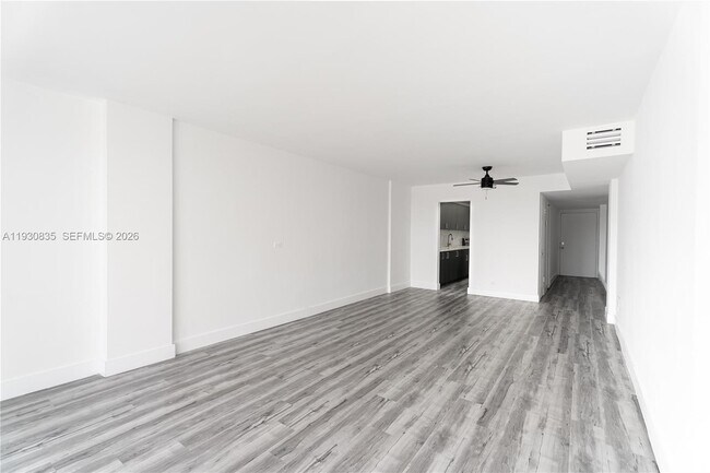 Foto del edificio - 3660 NE 166th St