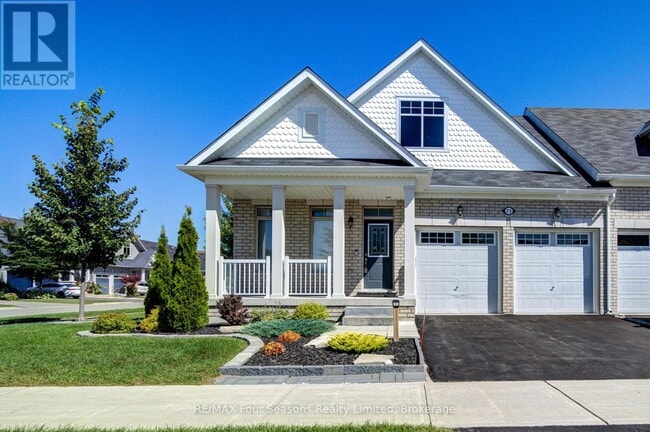Building Photo - 73 Bianca Cres