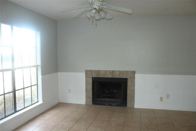 Building Photo - 4111 Lark Ln
