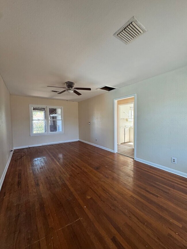 Foto del edificio - Move-In Special! February Rent Only $199 – Move In ASAP!