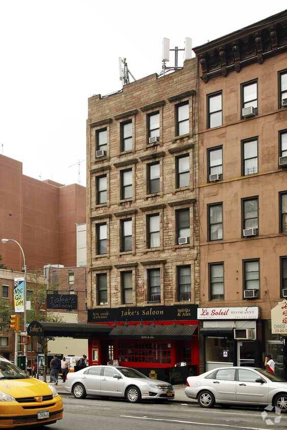 Building Photo - 875 Tenth Ave