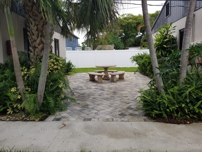 Foto del edificio - 412 NE 22nd Ave