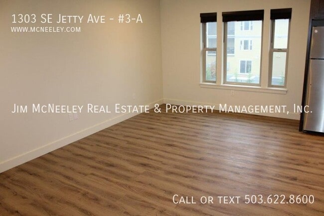Foto del edificio - 1303 SE Jetty Ave