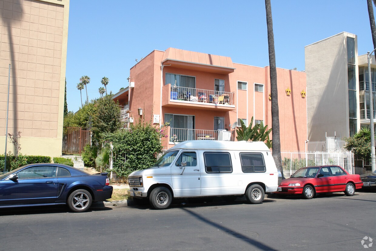 Primary Photo - 967 Elden Ave