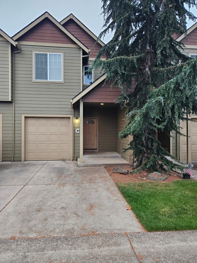 Entrada frontal exterior - 528 Fenton Ave