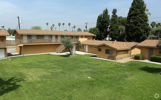 Pueblo Bonito Apartments