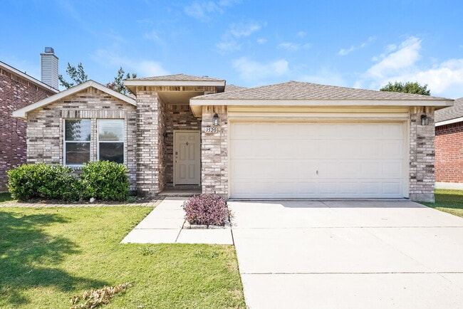 Building Photo - 3520 Clydesdale Dr