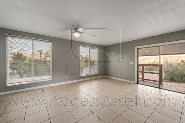 Foto del edificio - Charming 3 Beds / 2 Bath Home with .84 Acr...