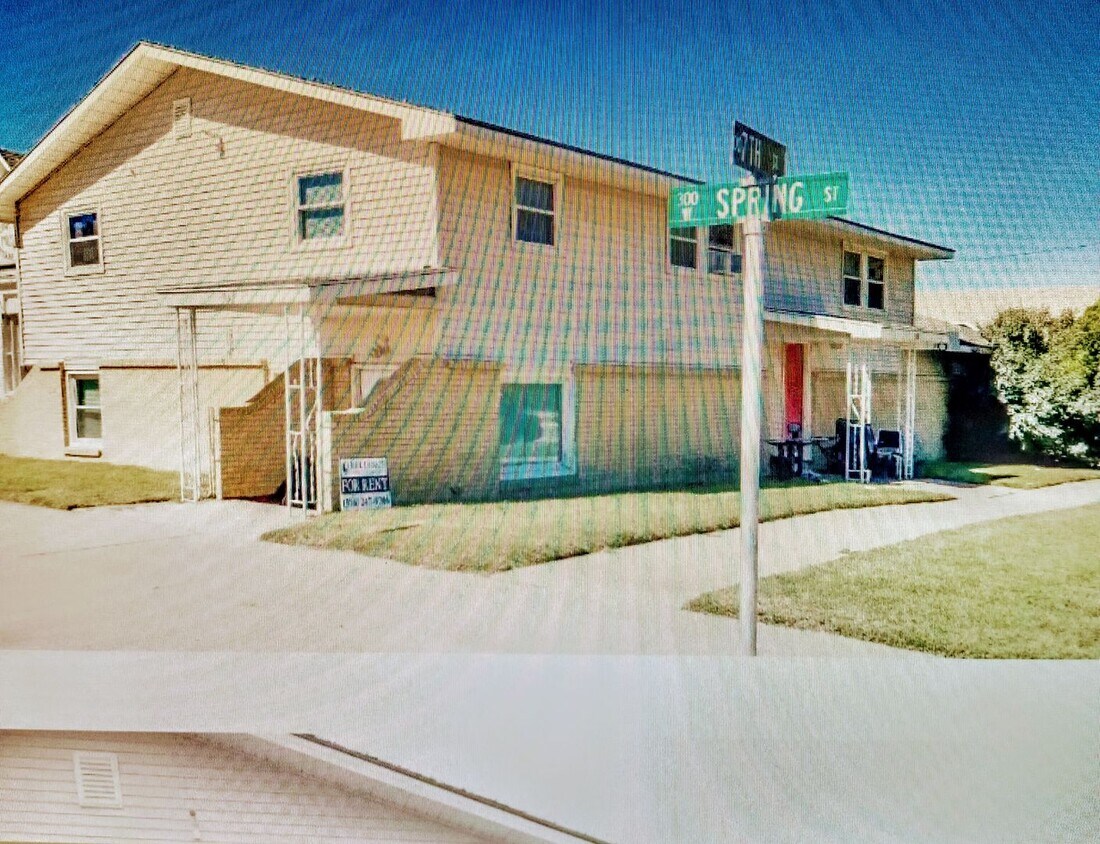 Primary Photo - Apartment for rent - small pets Welcome- o...