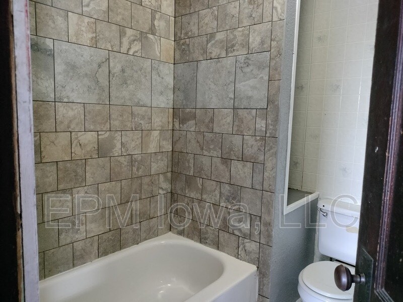 118 9th Ave SE, Oelwein, IA 50662 House Rental in Oelwein, IA