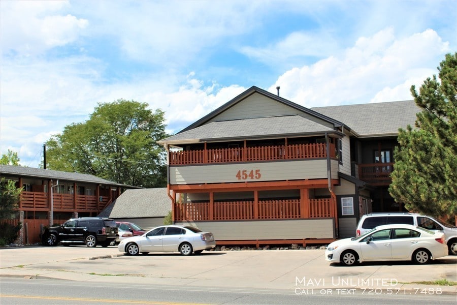 Primary Photo - 4545 Morrison Rd