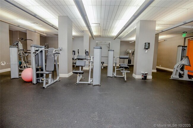 Foto del edificio - 3801 S Ocean Dr
