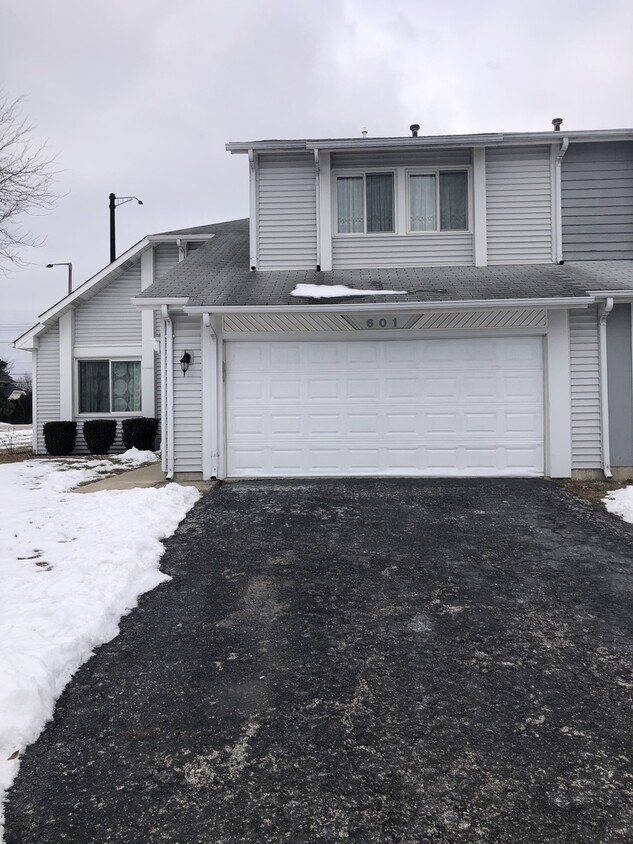 Foto principal - 601 Bordeaux Ct E