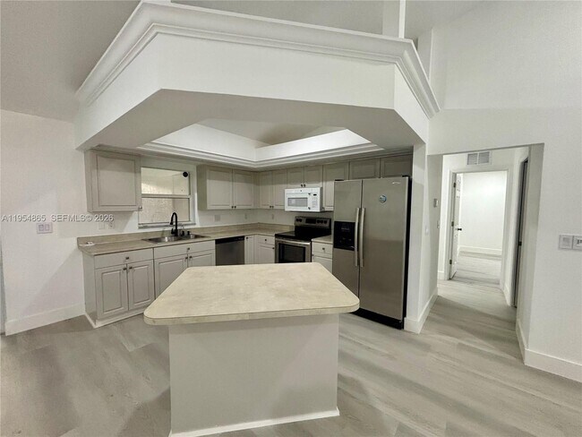 Foto del edificio - 142 SW 34th Pl