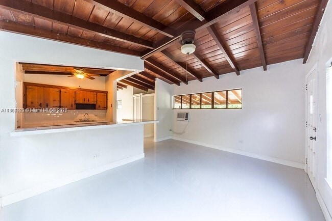 Foto del edificio - 1676 NE 179th St