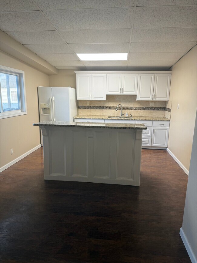 Foto del edificio - 1320 E 58th St