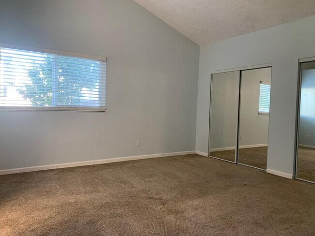 Foto del edificio - Beautifully Maintained Fairfield Home is A...