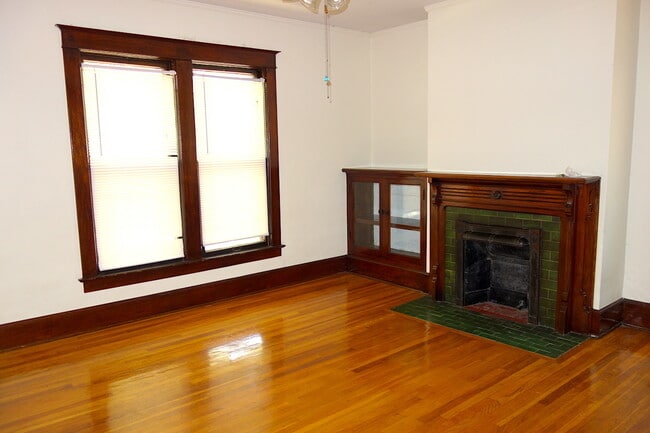 Building Photo - 3801 Bell St